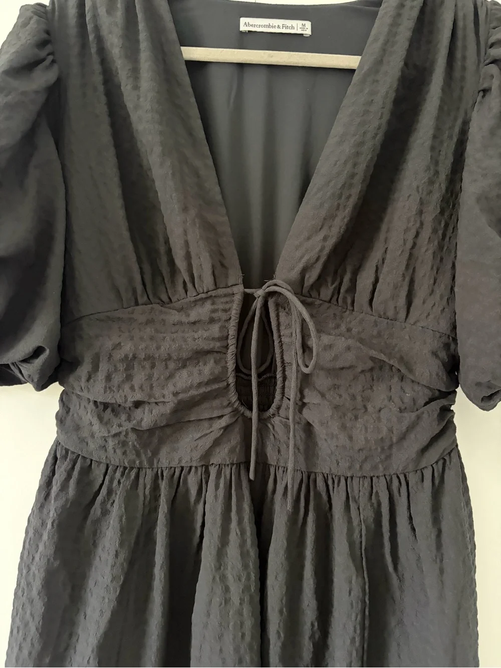 Abercrombie & Fitch Tie Front Textured Puffed Sleeves Maxi Dress Black M